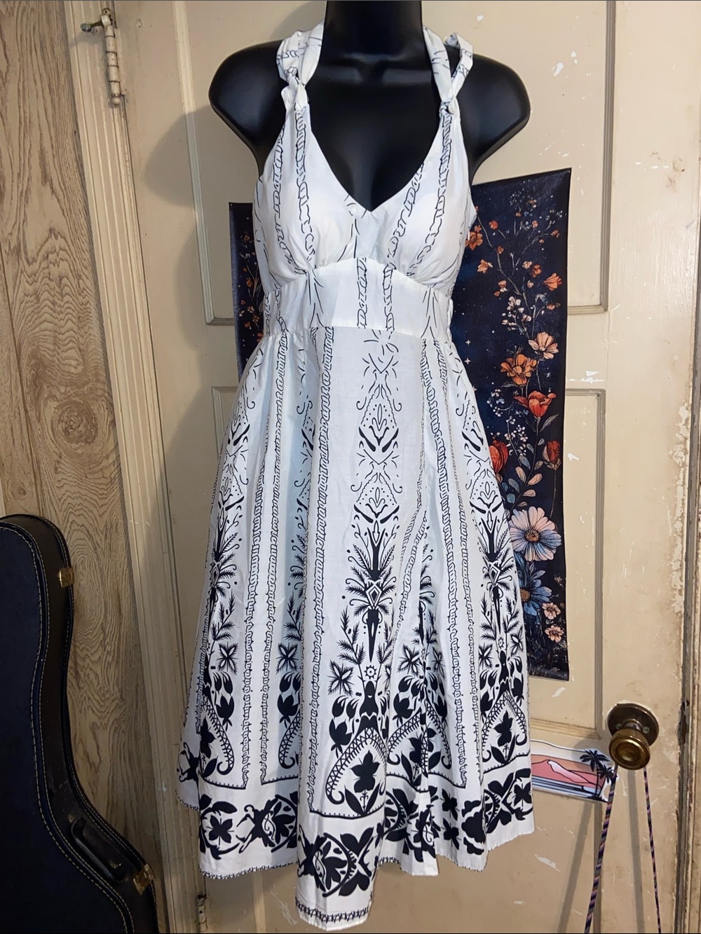 HALTER FLORAL SKIRT DRESS Black & White ALYN PAIGE Gorgeous PIN-UP Style 3/4